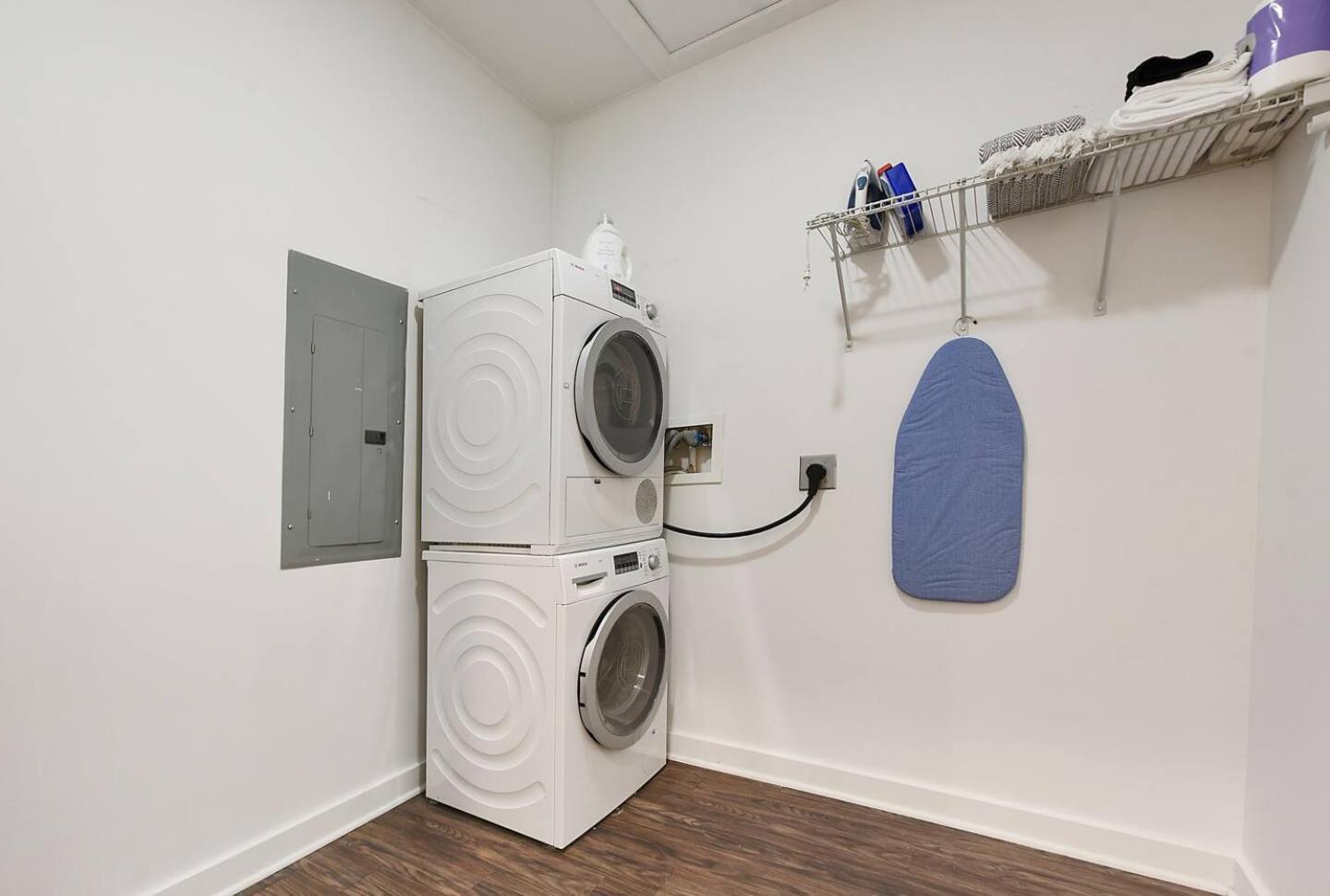 Apartment 1 Bedroom Downtown Pittsburgh With Best Roof Top View Pittsburgh